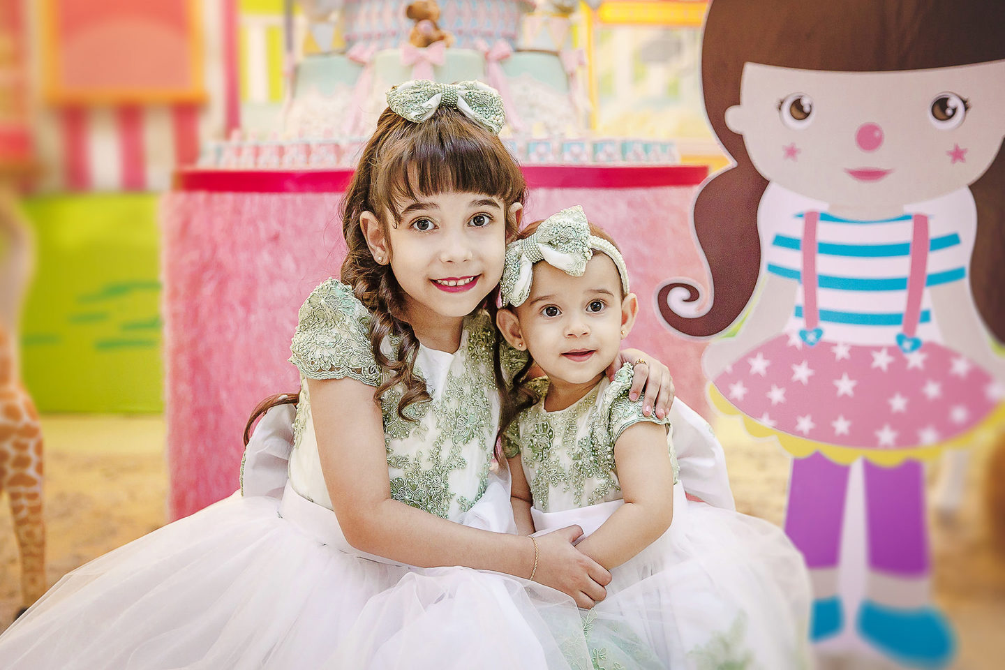 Beatriz 06 anos e Heloisa 01 aninho Beatriz 06 anos e Heloisa 01 aninho